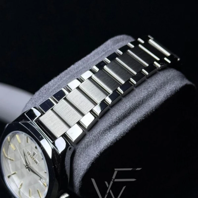LV LEFAN Chromatic White Gold